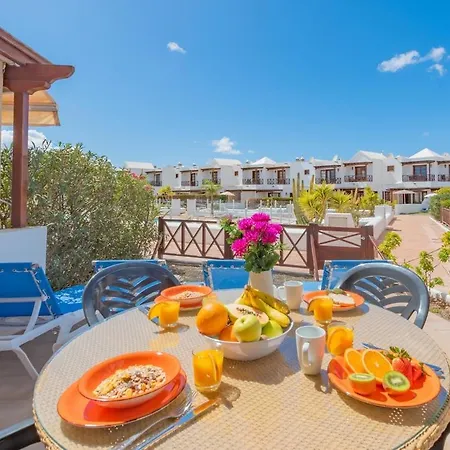 Casa Del Mar Ilic With Communal Pool And Sea Views Apartment *